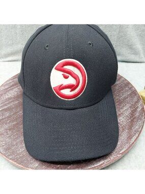 Atlanta Hawks New Era Fitted‎ Cap Embroidered Logo Black Red ATL Hat L/XL